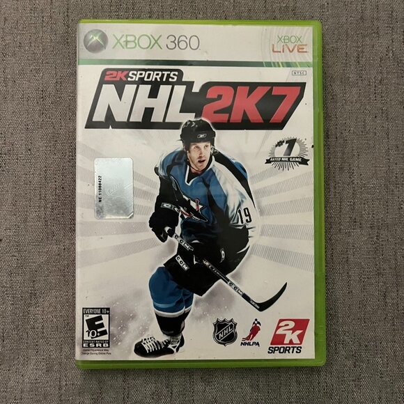 NHL 2K7 Microsoft Xbox 360 Live 2006 Hockey CIB 2k Sports - Picture 1 of 3